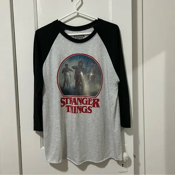 3/$30 ✨ Stranger Things Vintage Style Raglan - Picture 1 of 6